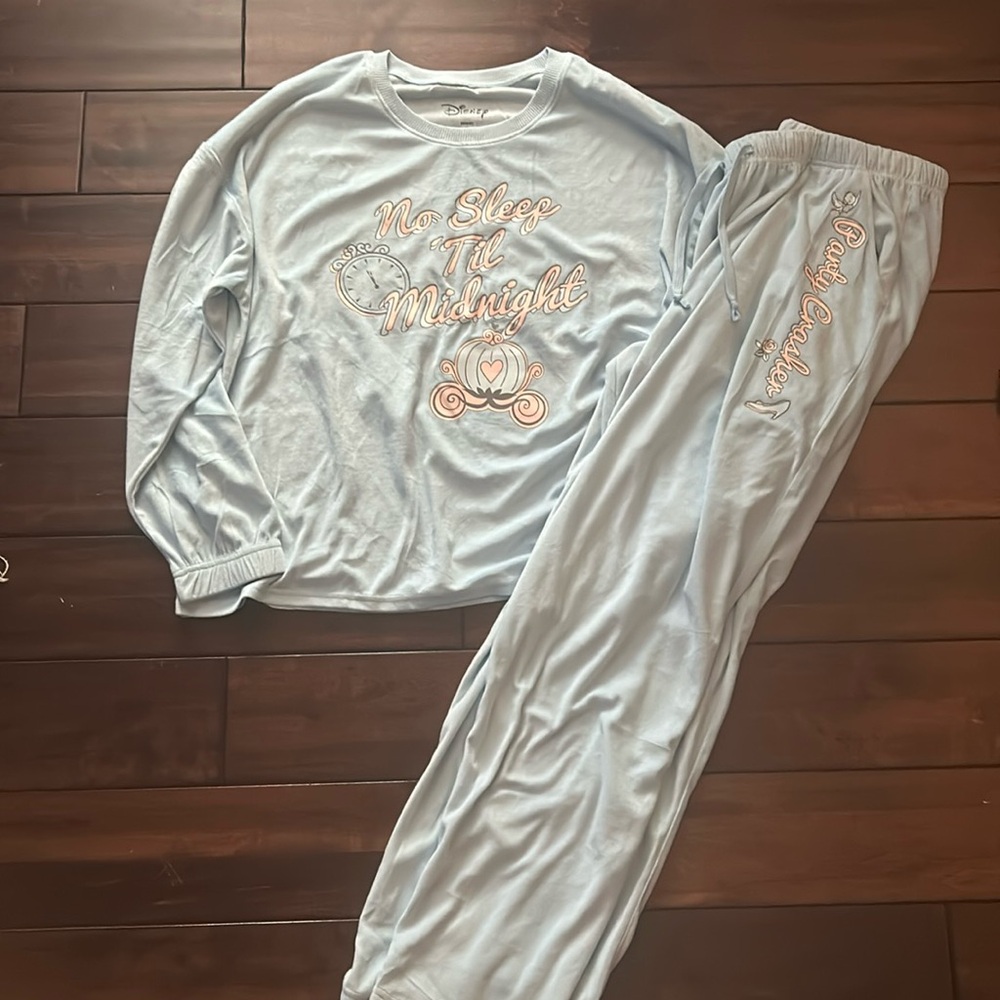 Brand new Disney Princess Cinderella Pajama set